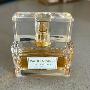 GIVENCHY
2.5 oz. Dahlia Divin Eau de Parfum